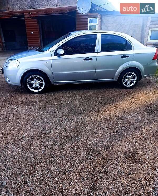 Седан Chevrolet Aveo 2008 в Киеве