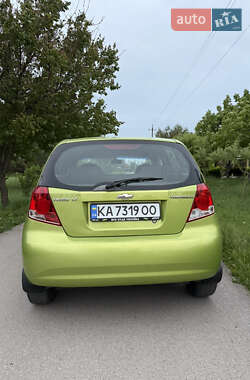 Хэтчбек Chevrolet Aveo 2005 в 