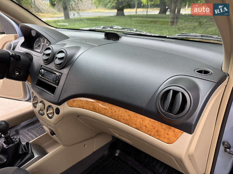 Седан Chevrolet Aveo 2008 в Запоріжжі