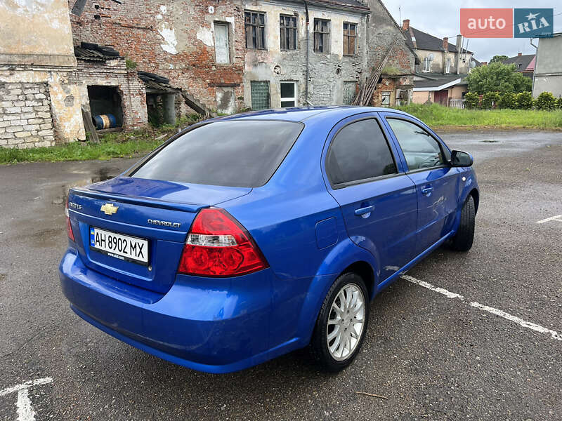 Седан Chevrolet Aveo 2006 в Львове