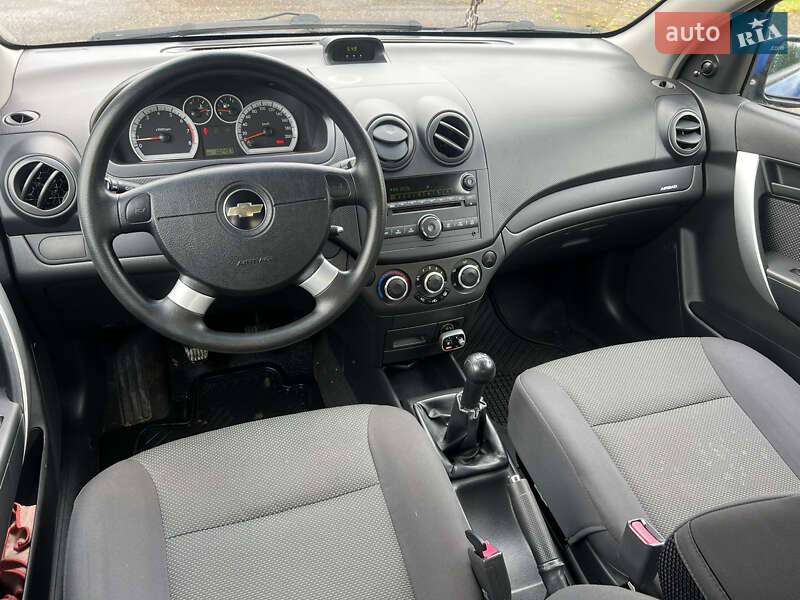 Седан Chevrolet Aveo 2006 в Львове