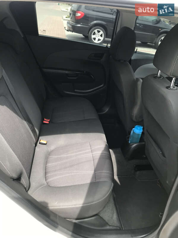Хетчбек Chevrolet Aveo 2012 в Києві