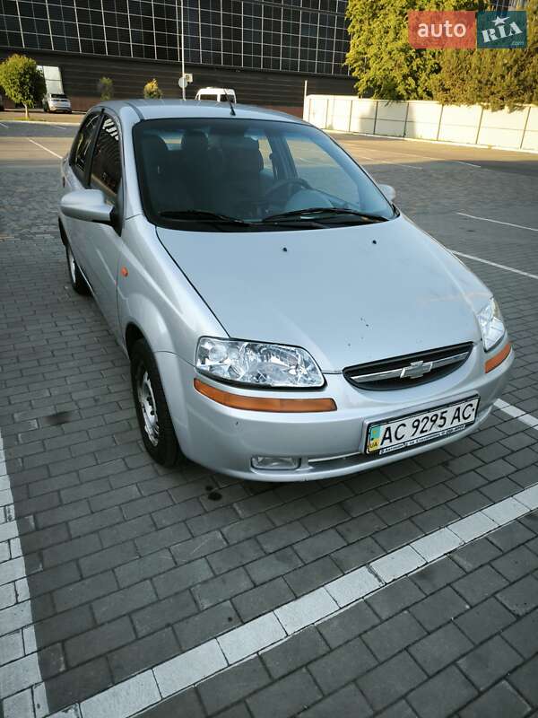 Седан Chevrolet Aveo 2005 в Луцке