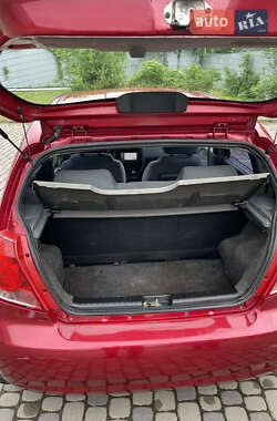 Хетчбек Chevrolet Aveo 2005 в 