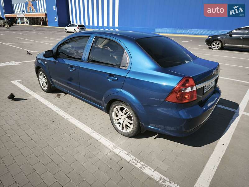 Седан Chevrolet Aveo 2008 в Сумах