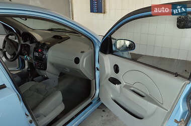 Седан Chevrolet Aveo 2004 в 