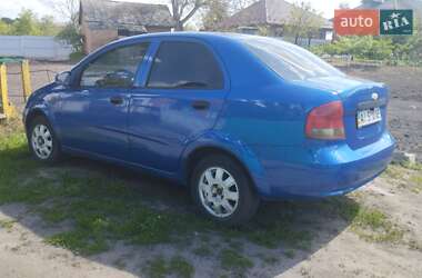 Седан Chevrolet Aveo 2005 в Прилуках