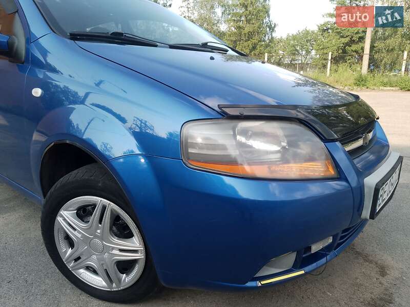 Хетчбек Chevrolet Aveo 2005 в Вознесенську