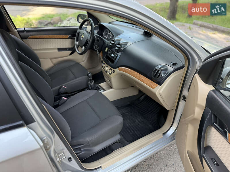 Седан Chevrolet Aveo 2008 в Новом Буге