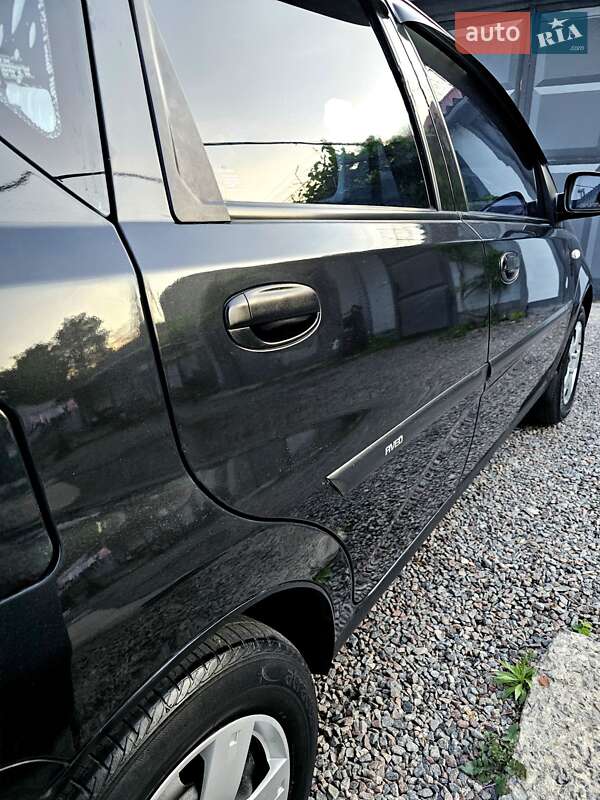Хэтчбек Chevrolet Aveo 2006 в Харькове