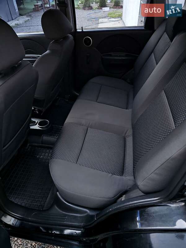 Хэтчбек Chevrolet Aveo 2006 в Харькове