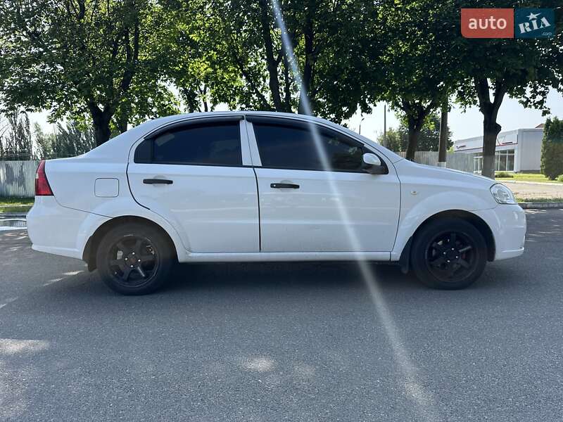 Седан Chevrolet Aveo 2007 в Киеве