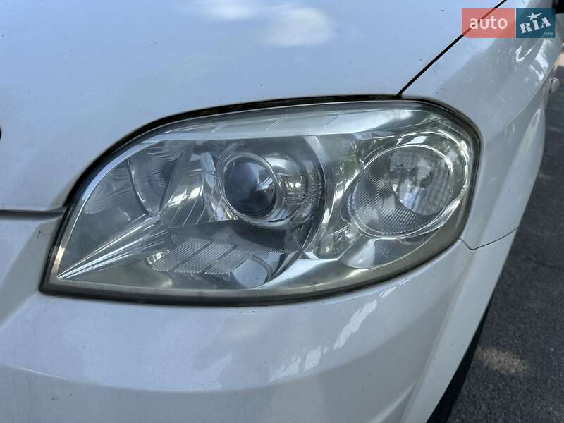 Седан Chevrolet Aveo 2007 в Киеве