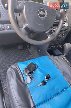 Хэтчбек Chevrolet Aveo 2008 в 