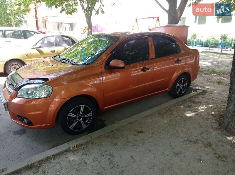Седан Chevrolet Aveo 2006 в Полтаве