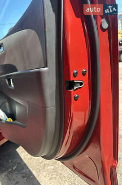 Хетчбек Chevrolet Aveo 2012 в 
