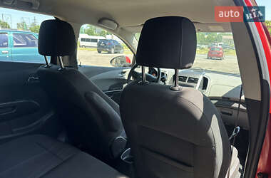 Хетчбек Chevrolet Aveo 2012 в 