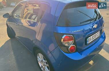 Хэтчбек Chevrolet Aveo 2012 в 