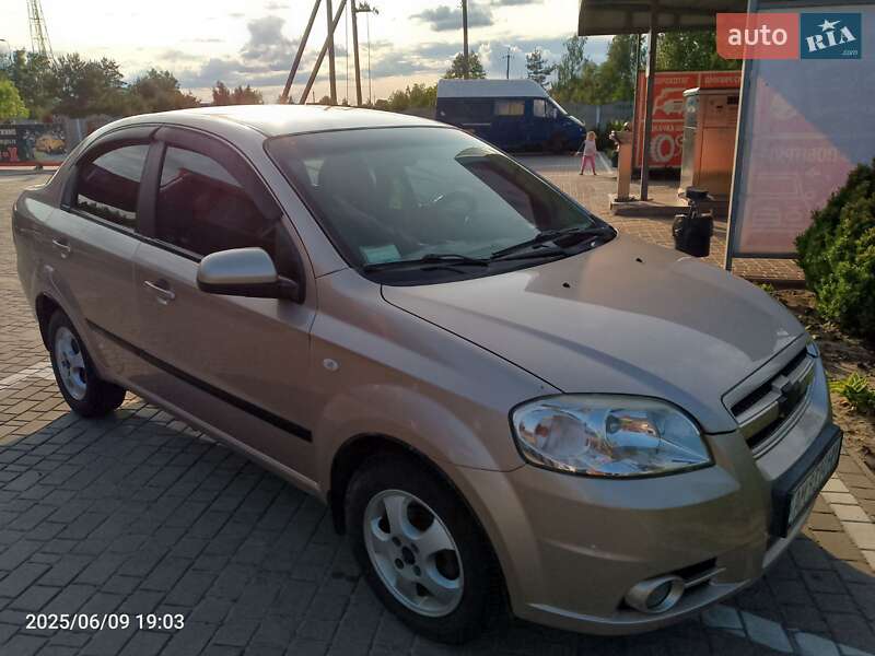 Седан Chevrolet Aveo 2008 в Олевську