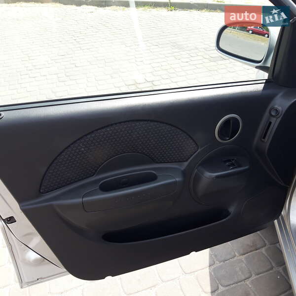 Хетчбек Chevrolet Aveo 2008 в Новомосковську