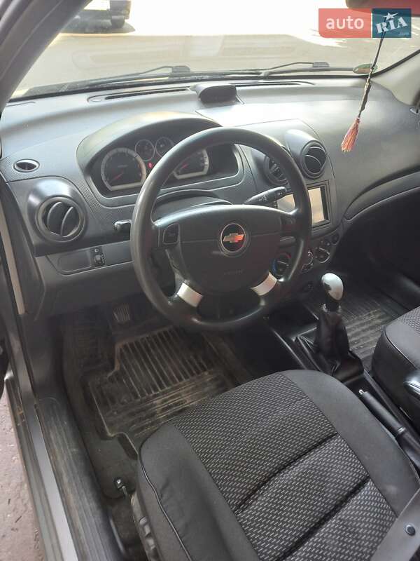 Седан Chevrolet Aveo 2006 в Києві
