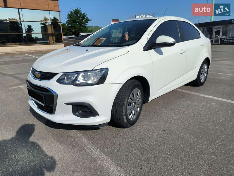 Седан Chevrolet Aveo 2018 в Киеве