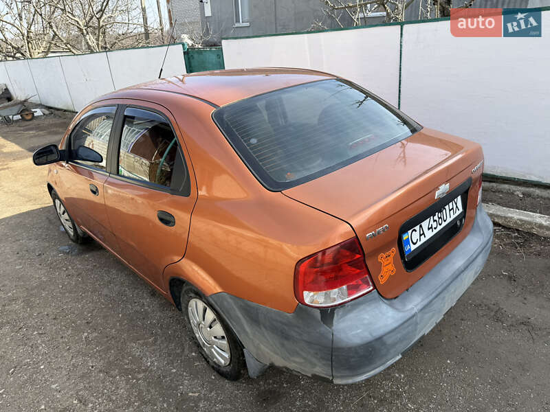 Седан Chevrolet Aveo 2005 в Ладыжине