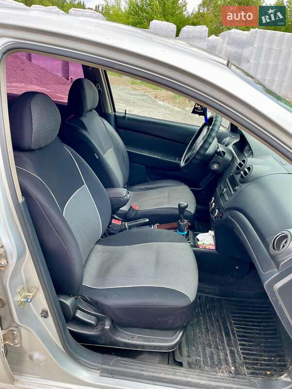 Седан Chevrolet Aveo 2008 в Кривому Розі