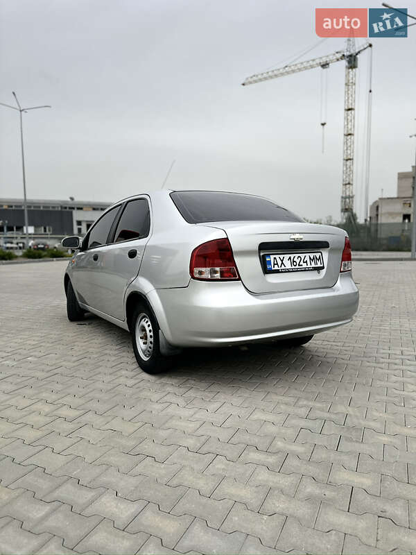 Седан Chevrolet Aveo 2005 в Харькове