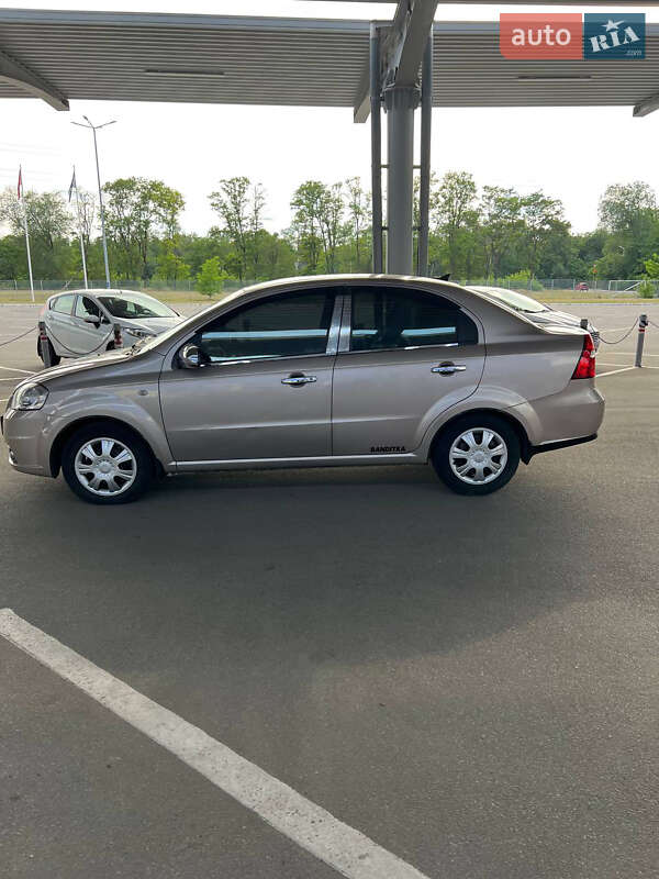 Седан Chevrolet Aveo 2008 в Запорожье