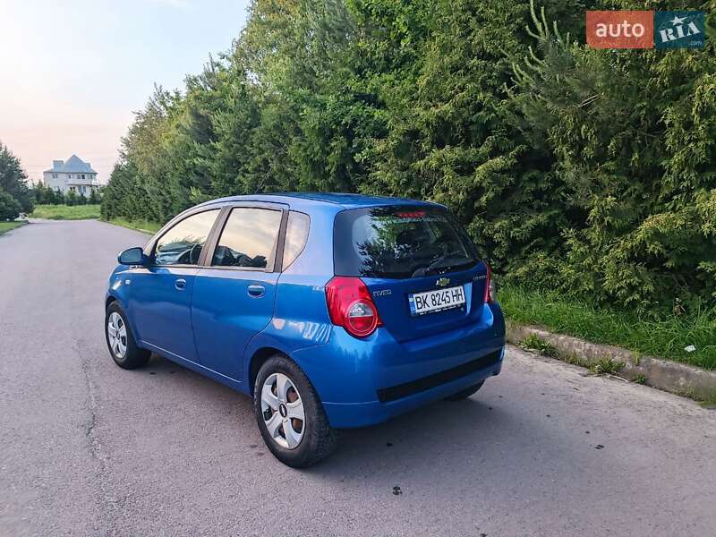 Хэтчбек Chevrolet Aveo 2008 в Ровно