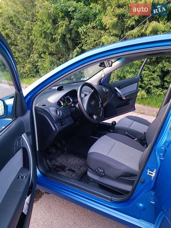 Хэтчбек Chevrolet Aveo 2008 в Ровно