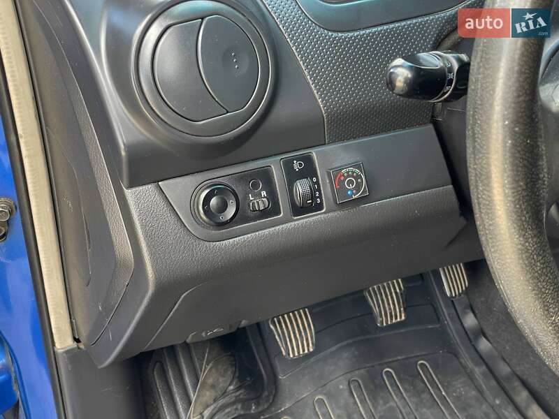 Седан Chevrolet Aveo 2008 в Миколаєві