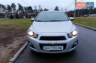 Седан Chevrolet Aveo 2012 в Киеве