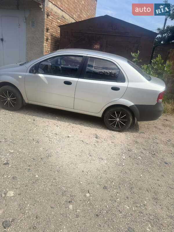 Седан Chevrolet Aveo 2005 в Николаеве