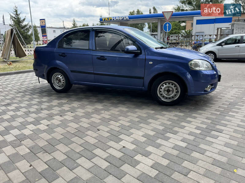 Седан Chevrolet Aveo 2008 в Лубнах