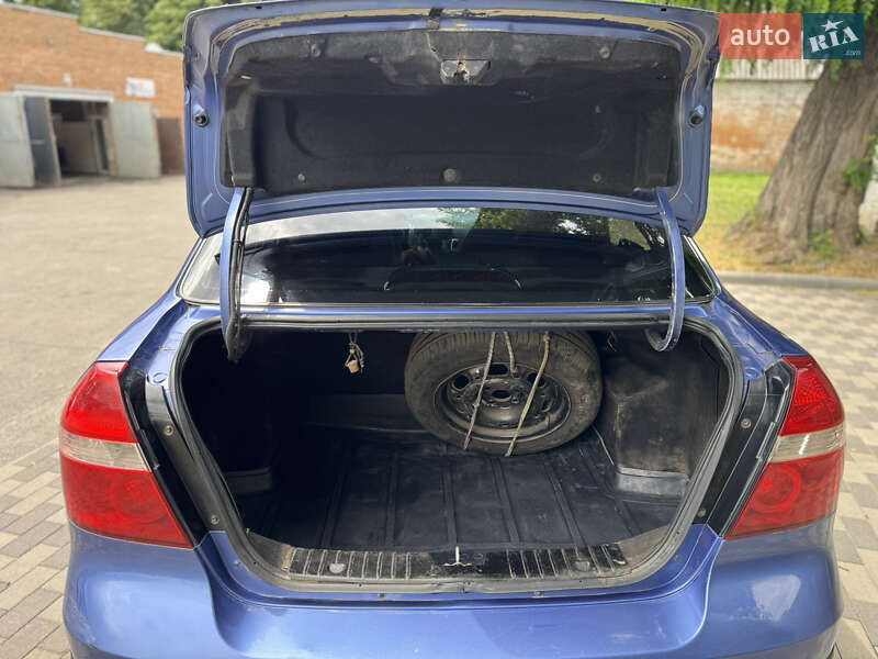Седан Chevrolet Aveo 2008 в Лубнах