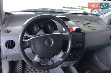 Хетчбек Chevrolet Aveo 2005 в 