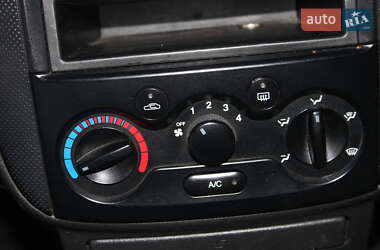 Седан Chevrolet Aveo 2005 в 