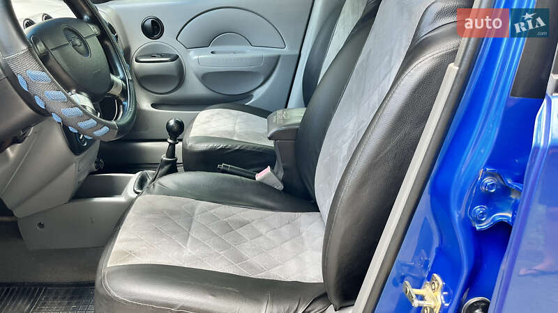 Седан Chevrolet Aveo 2005 в Кременчуге