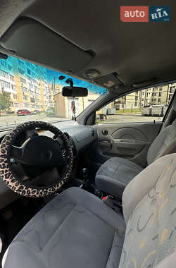 Хетчбек Chevrolet Aveo 2004 в 