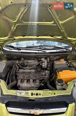Хетчбек Chevrolet Aveo 2004 в 