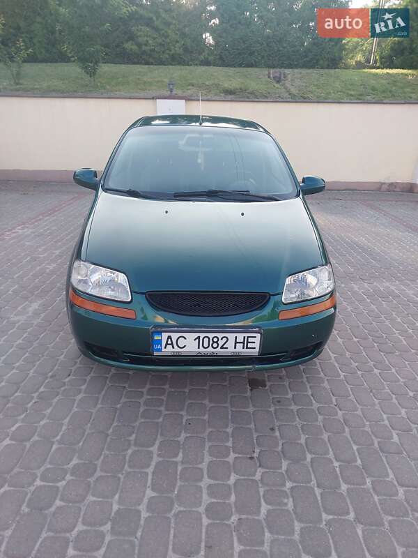 Седан Chevrolet Aveo 2005 в Острозі