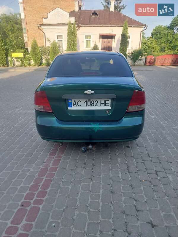 Седан Chevrolet Aveo 2005 в Острозі