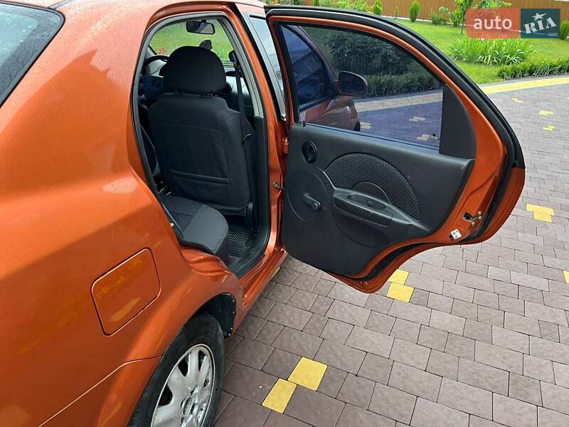 Седан Chevrolet Aveo 2006 в Бережанах