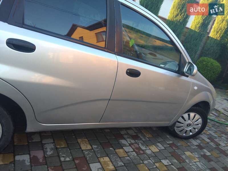 Хэтчбек Chevrolet Aveo 2007 в Днепре