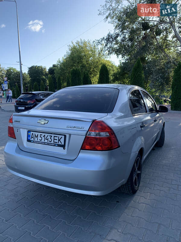 Седан Chevrolet Aveo 2006 в Житомире