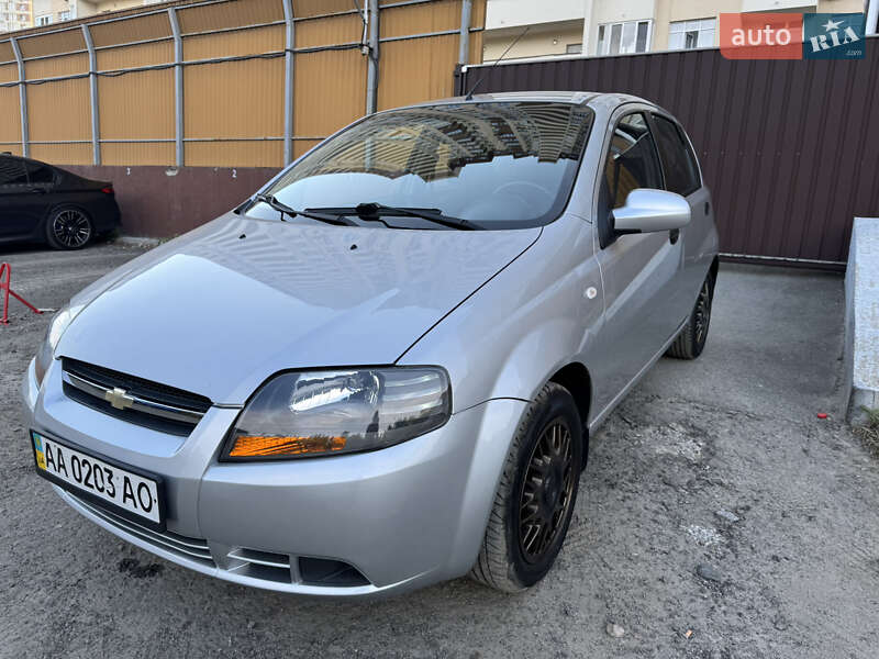 Хэтчбек Chevrolet Aveo 2008 в Киеве