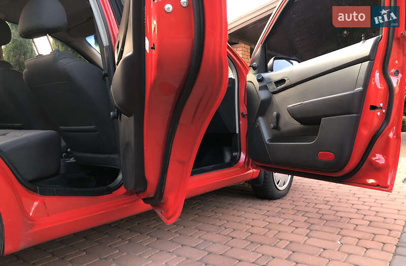 Седан Chevrolet Aveo 2008 в Киеве