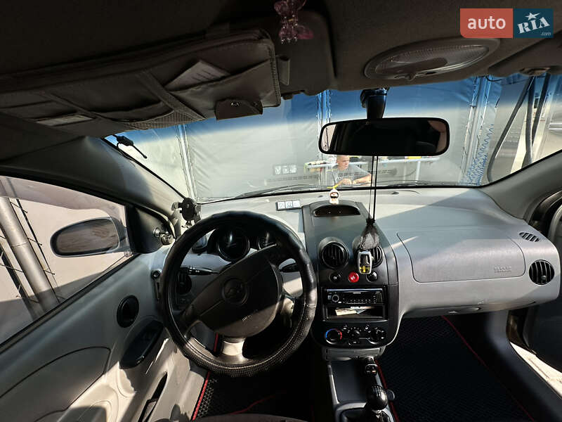 Седан Chevrolet Aveo 2004 в Коцюбинском